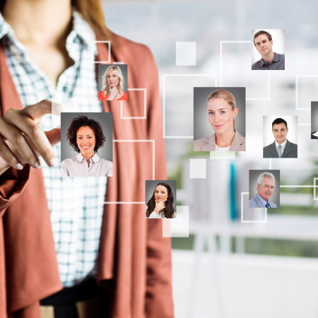 woman-selecting-pictures-people-scaled (1)